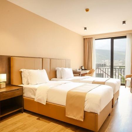 Elisi By Gtm Hotell Tbilisi Exteriör bild
