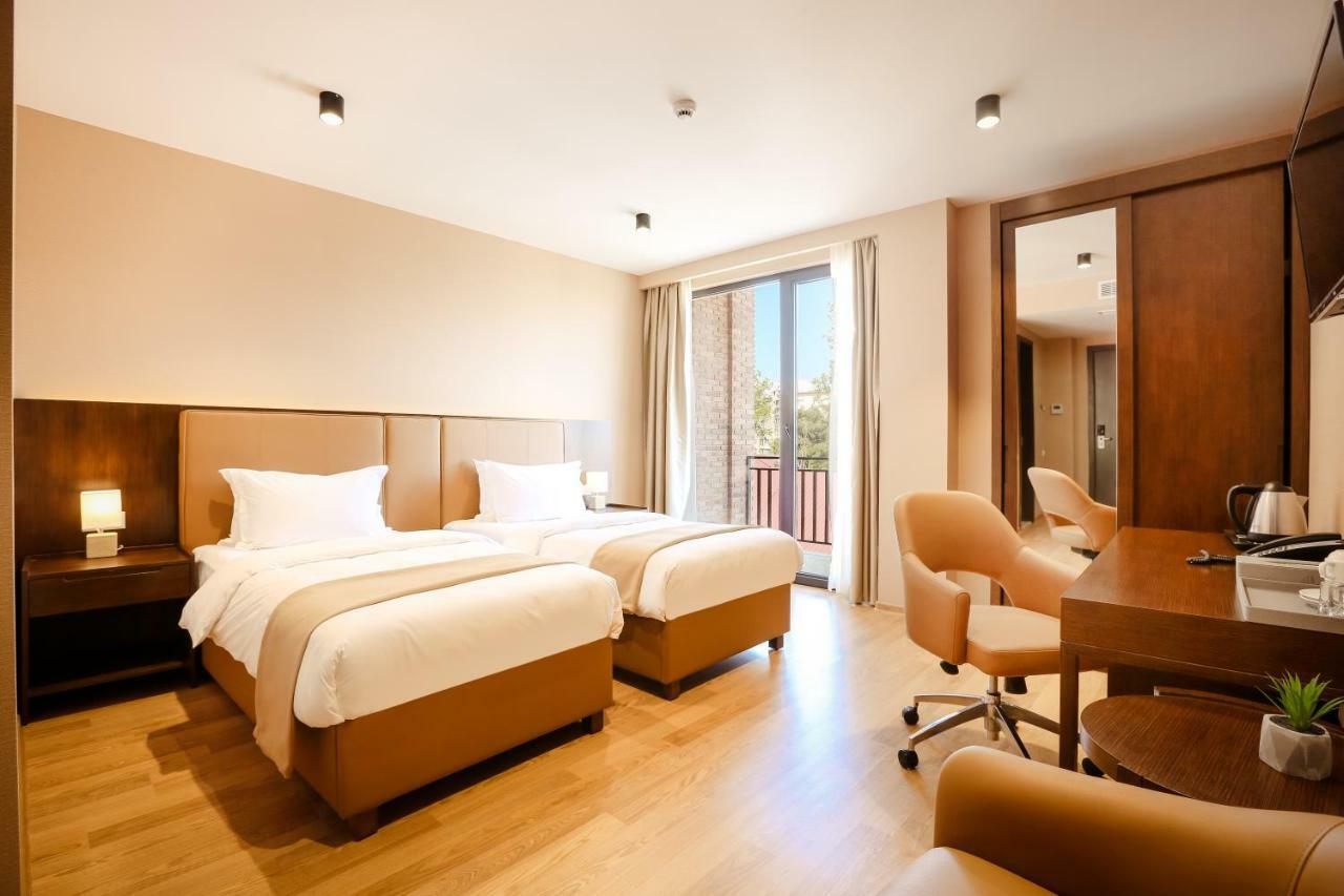 Elisi By Gtm Hotell Tbilisi Exteriör bild
