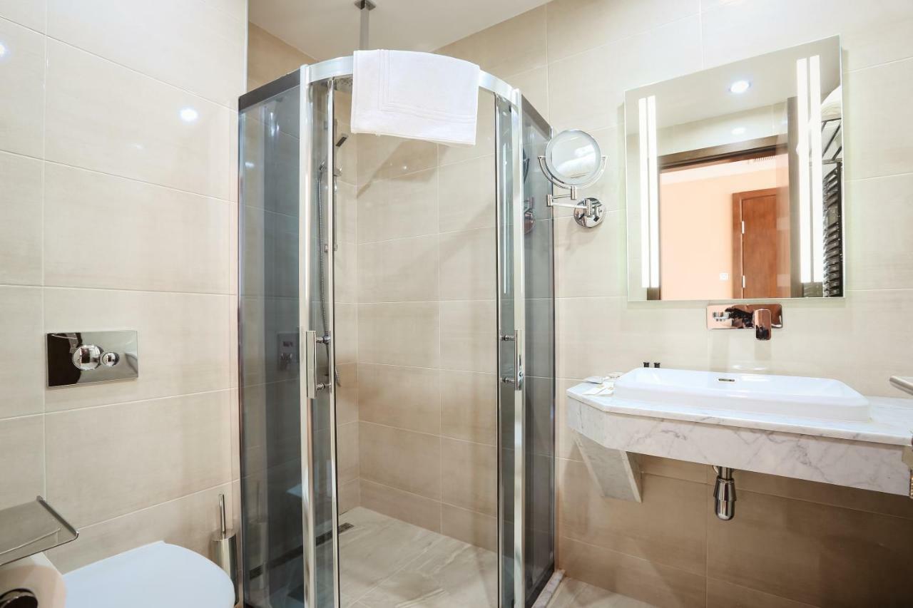 Elisi By Gtm Hotell Tbilisi Exteriör bild