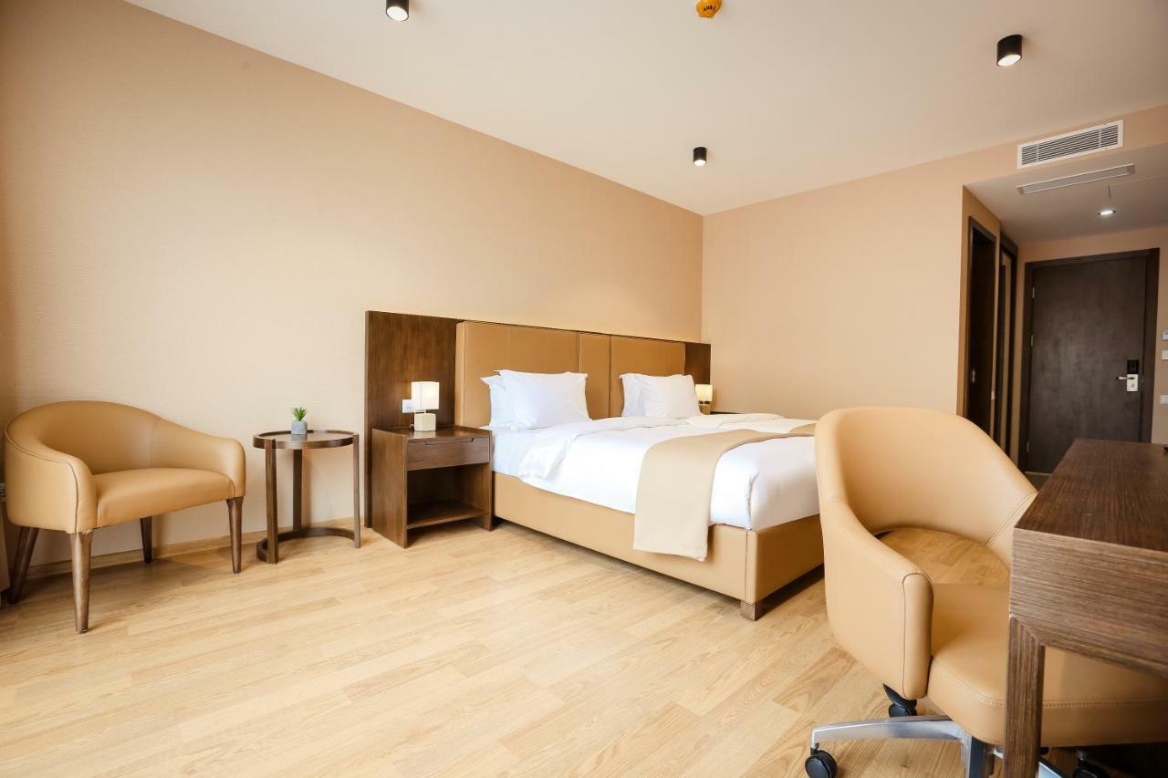 Elisi By Gtm Hotell Tbilisi Exteriör bild