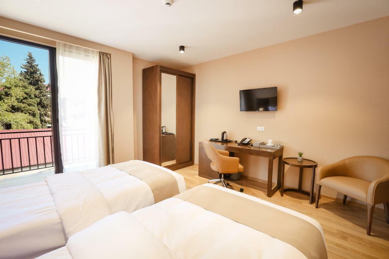 Elisi By Gtm Hotell Tbilisi Exteriör bild